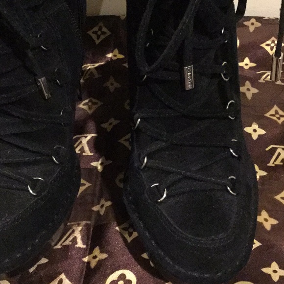 Boots - Picture 7 of 7